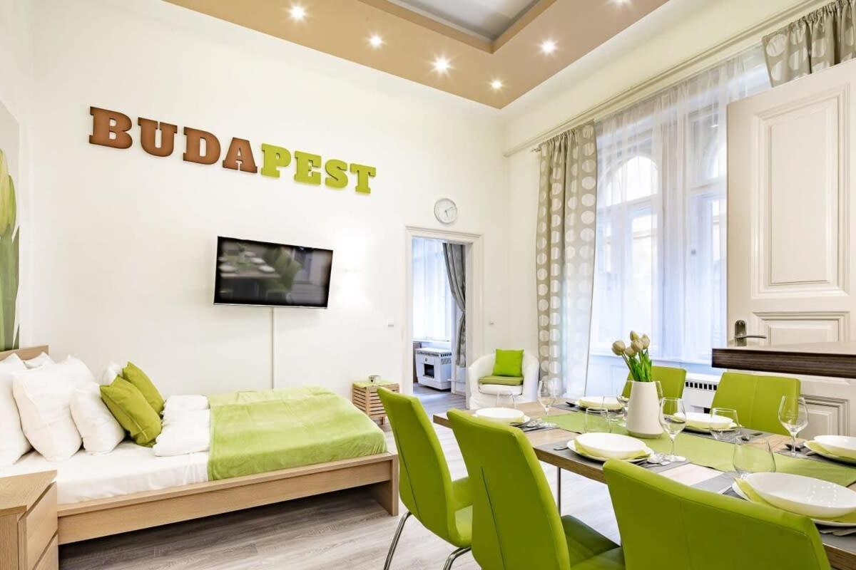 Central - Large - Comfy Budapest Exterior photo